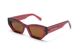 Riley Red Sunglasses, Lunettes de soleil rectangulaires rouges avec verres polarisants bruns - vue oblique sur fond blanc