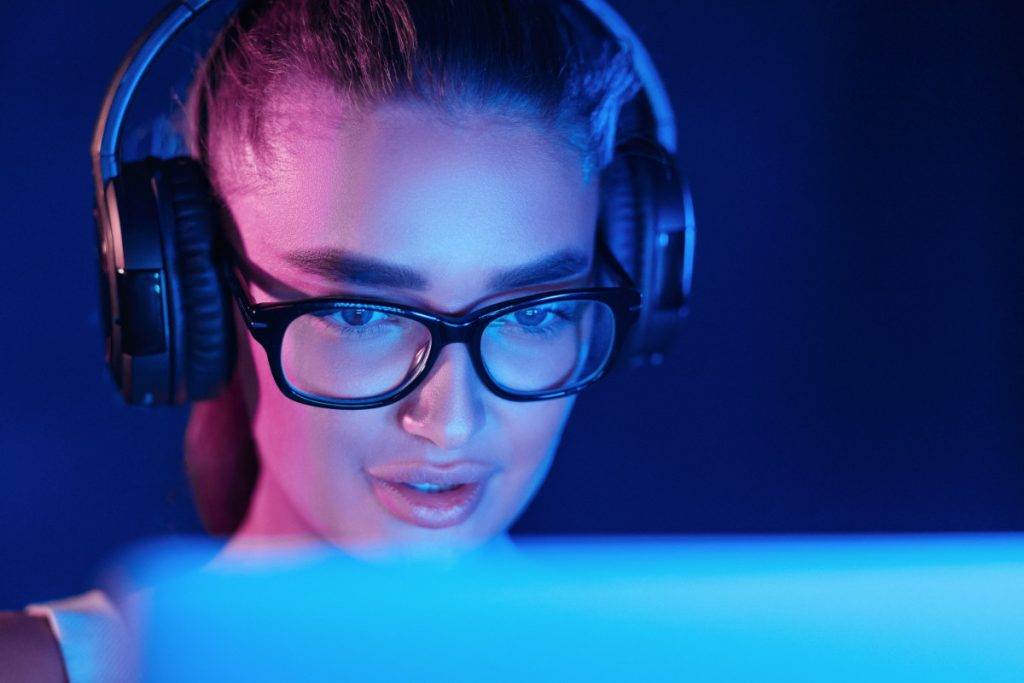 2025年、熱心なゲーマーに最適なゲーミンググラス13選