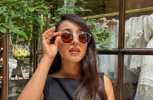 15 Cermin Mata Hitam Terbaik untuk Bentuk Muka Bulat