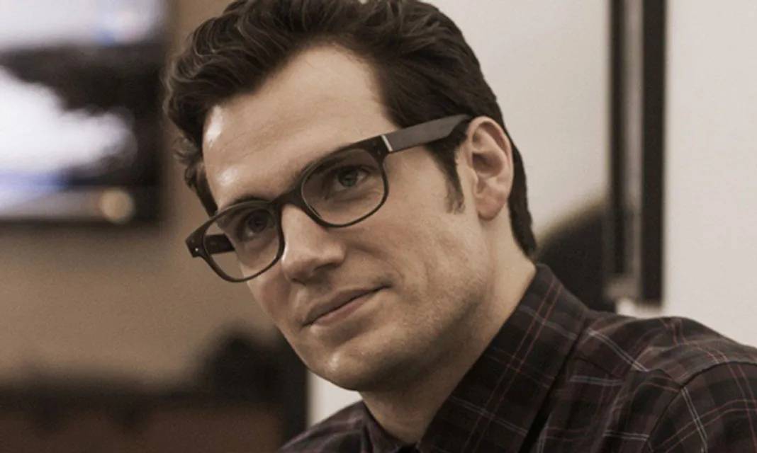 Lunettes Clark Kent... pour avoir l'air d'un héros