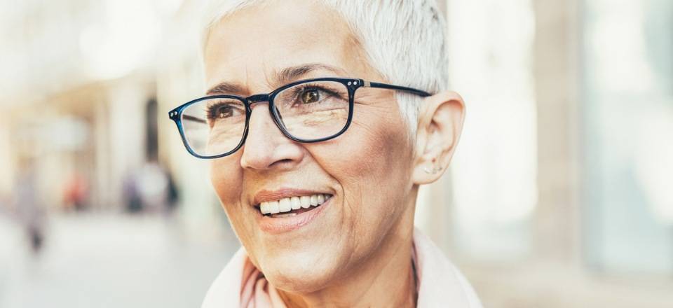 Lentilles progressives et lentilles bifocales : Avantages et inconvénients expliqués