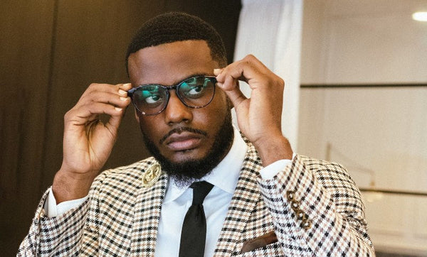 suited man wearing kraywoods office work eyeglasses