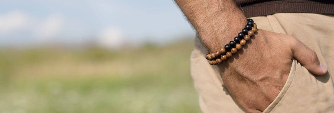 8 Beneficios de las pulseras de madera para hombres y mujeres