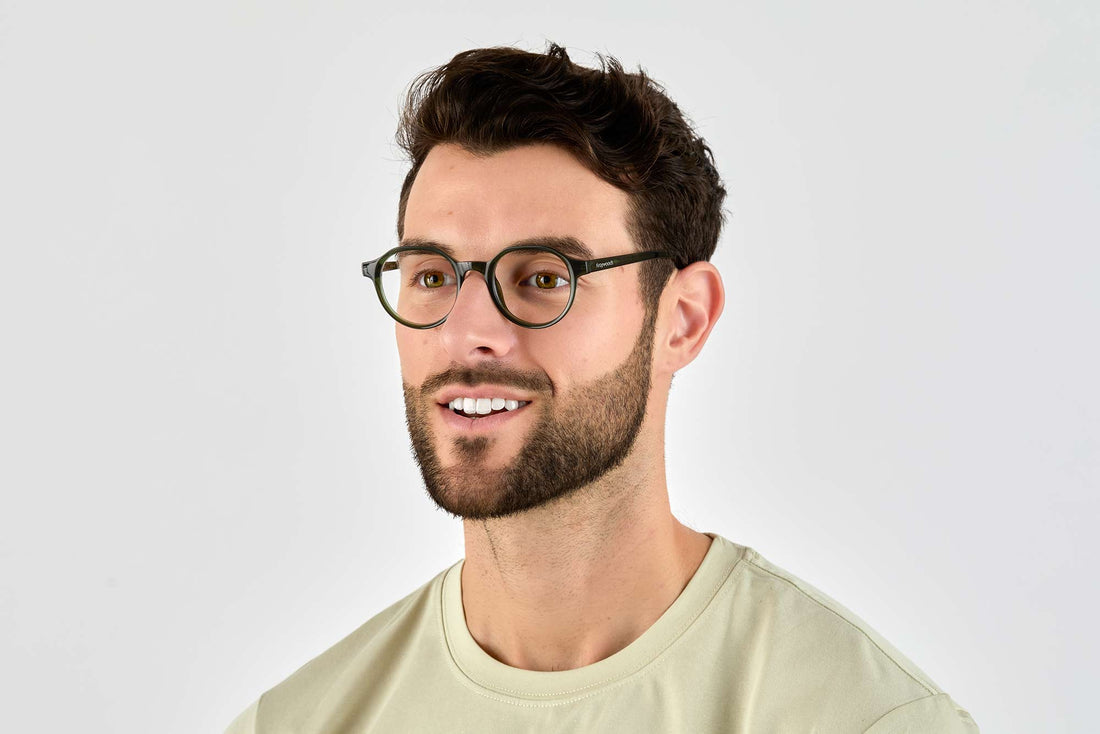 Hombre con Gafas de Acetato Verde Maravilla, Geométricas Redondas Verdes