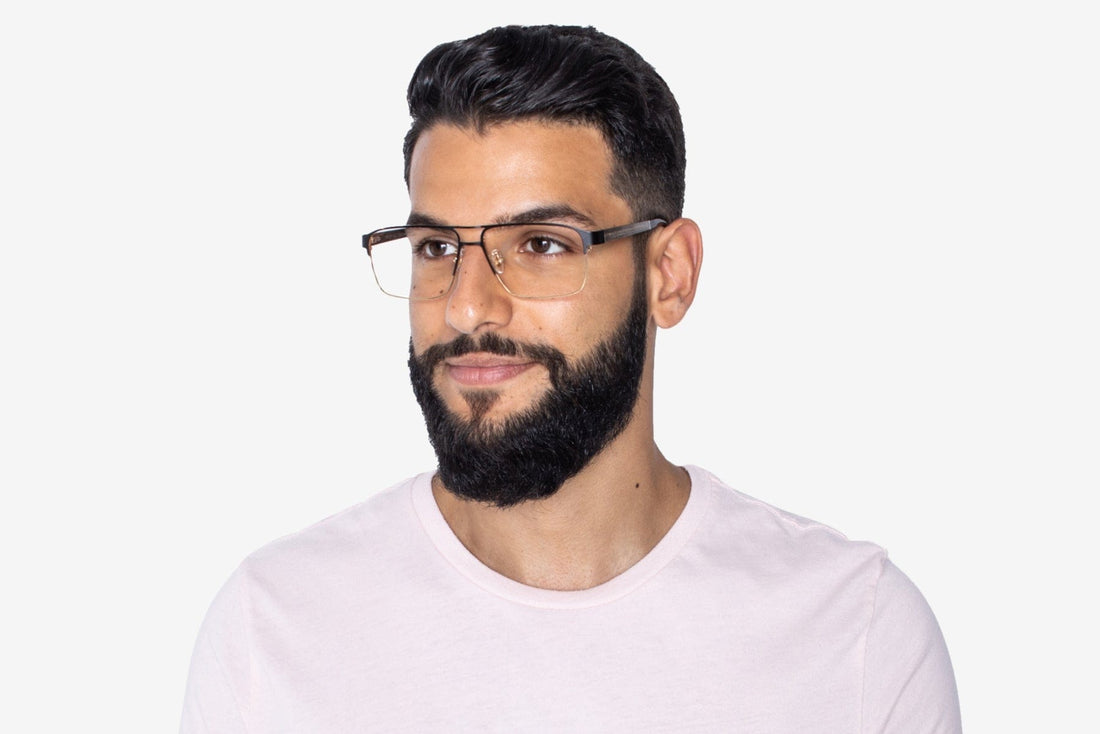 Hombre con Euforia, gafas retro rectangulares de metal dorado