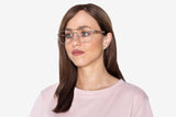 Mujer con gafas de aviador cuadradas retro Drive Silver