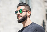 Hombre con gafas de sol Racer, Madera Polarizadas Espejo Verde
