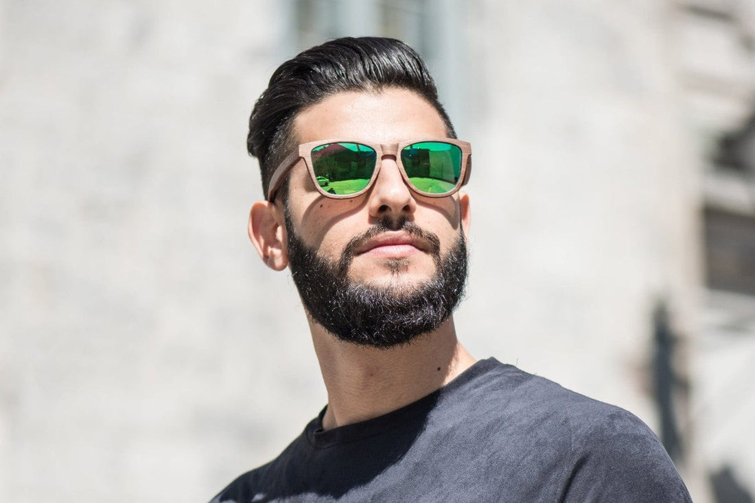 Hombre con gafas de sol Racer, Madera Polarizadas Espejo Verde