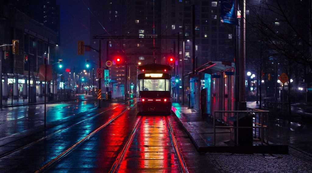 クリアでスタイリッシュな視界のための最高の夜間運転用眼鏡