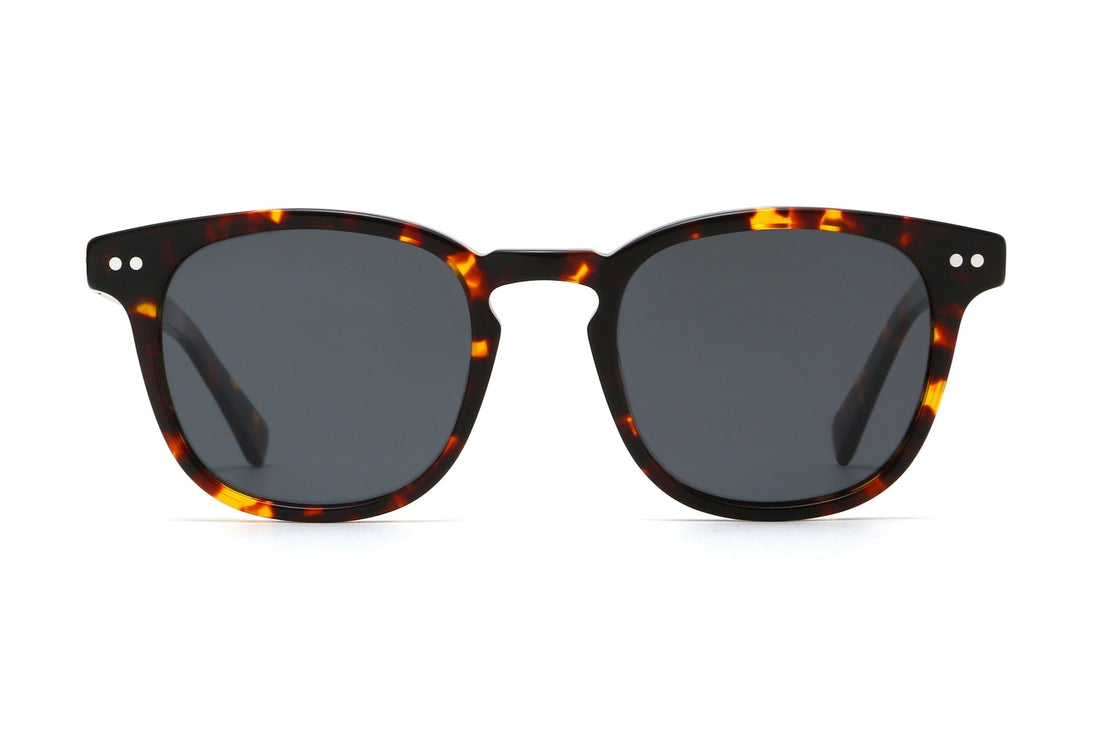 Cermin mata hitam Carter