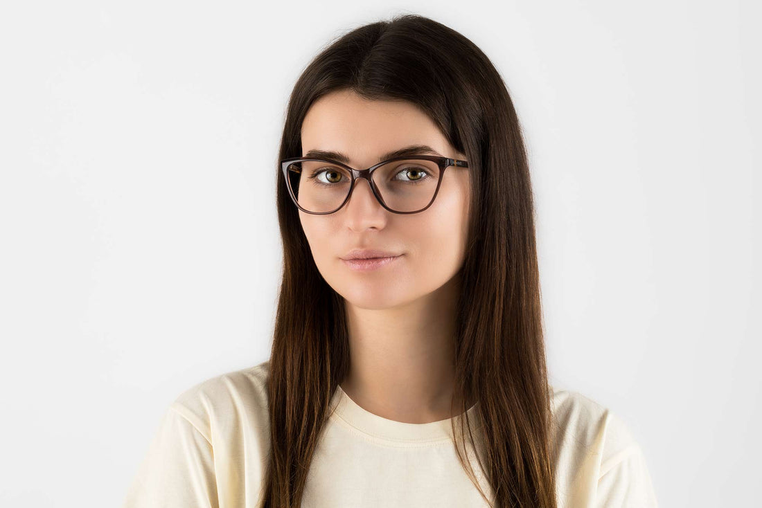 Wanita memakai Allure Brown, Cat Eye Brown Acetate Glasses