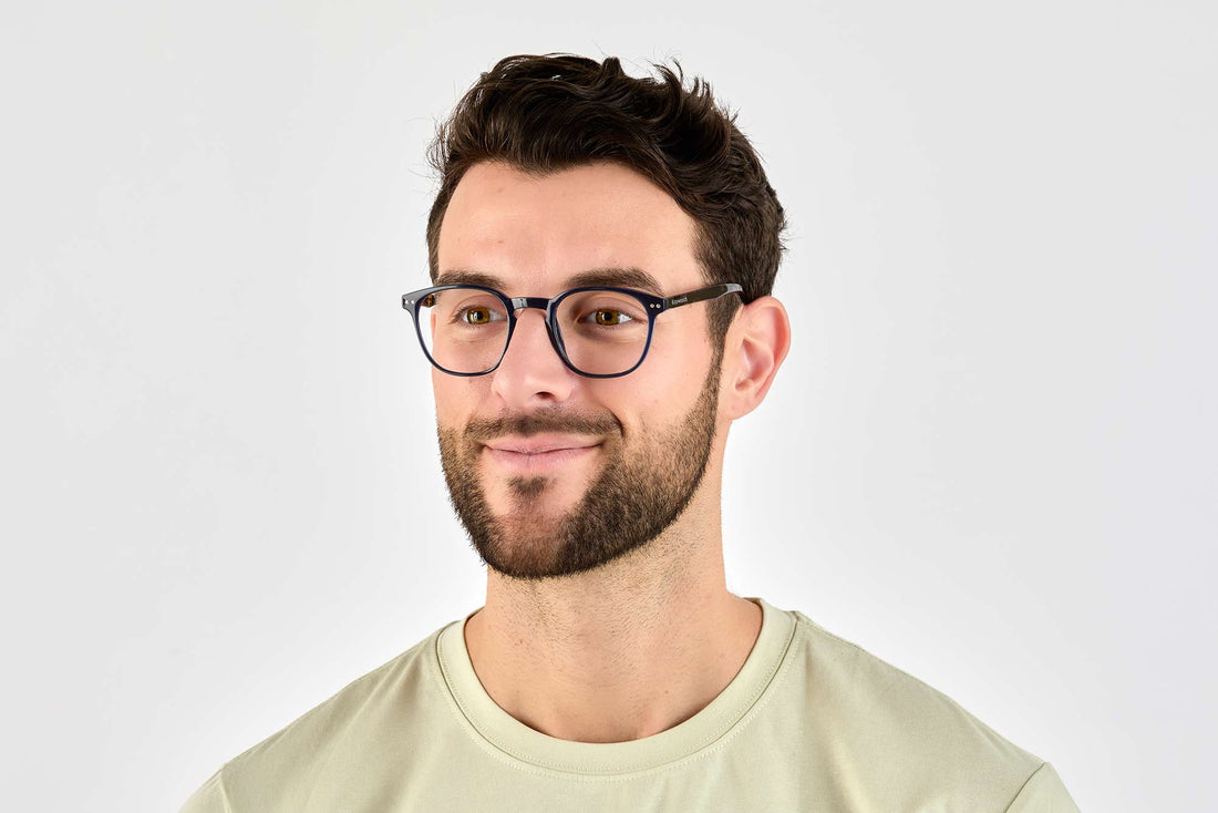 Lelaki memakai Dare Navy, Retro Square Navy Blue Acetate Glasses