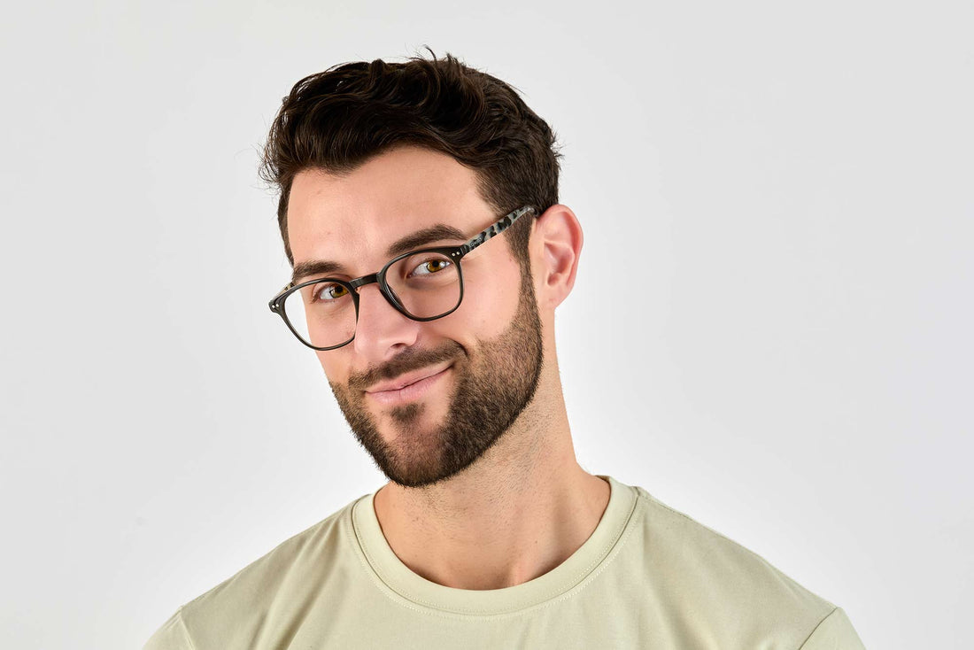 Lelaki memakai Dare Black, Retro Square Black Acetate Glasses