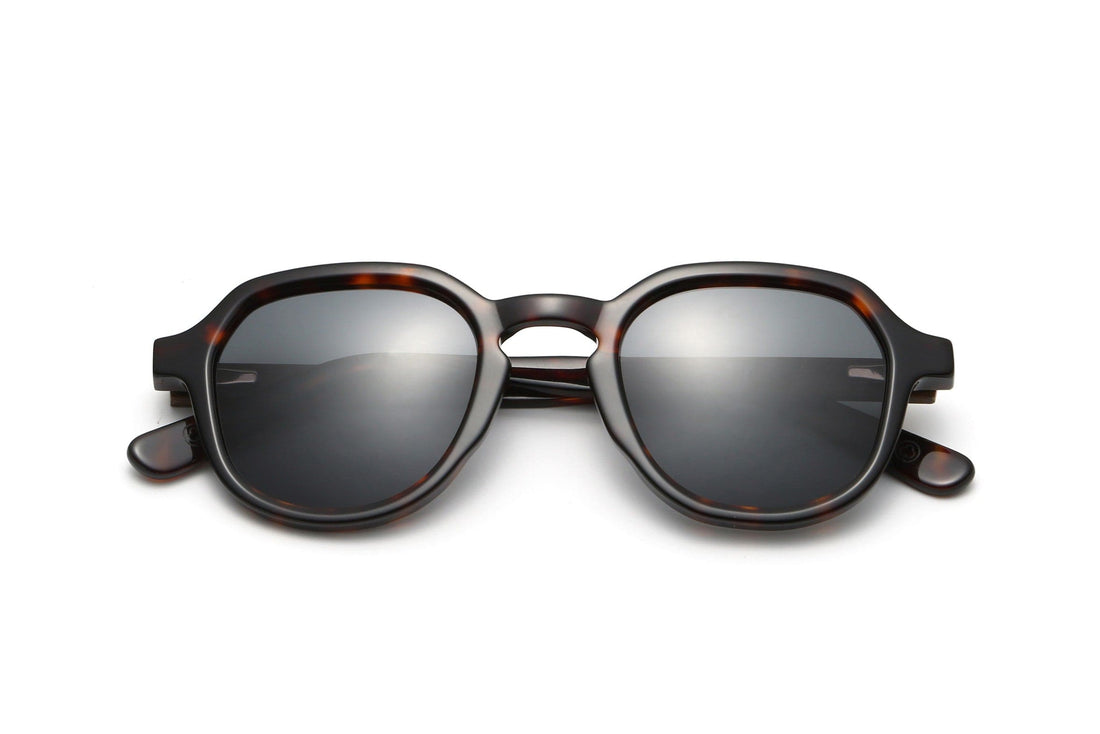 Hudson, Cermin Mata Hitam Geometrik Retro Square - Dilipat